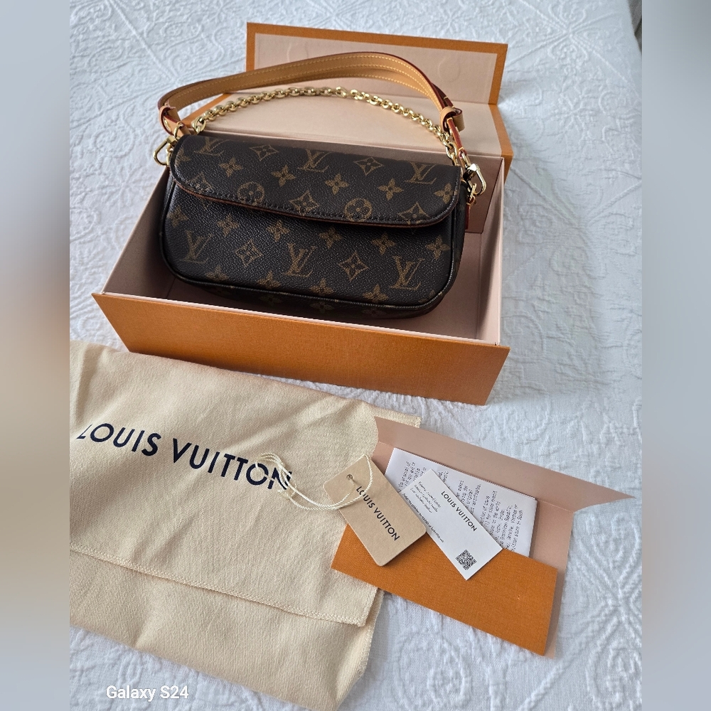 Louis Vuitton Brown Monogram Wallet Chain On Ivy Women's Bag. Authentic🌸